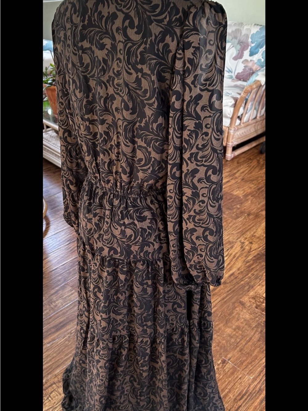Signature by Robbie Bee Black and Brown Swirl V-Neck Tiered Midi Dress Size 8 - Picture 3 of 7
